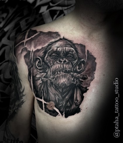 тату на груди