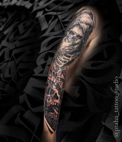 тату череп рукав