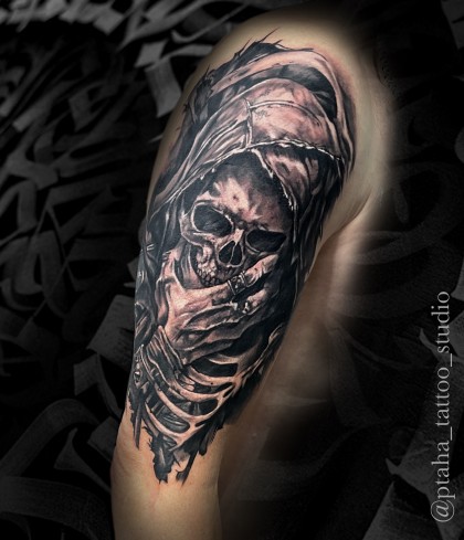 череп плечо